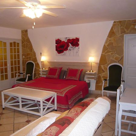 Апартаменты Locations Des Alpilles Сен-Реми-де-Прованс Экстерьер фото